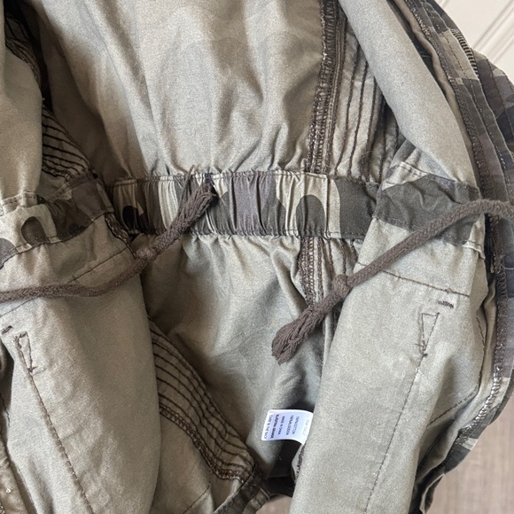 Love Tree Camo Patterned Jacket - Picture 5 of 6